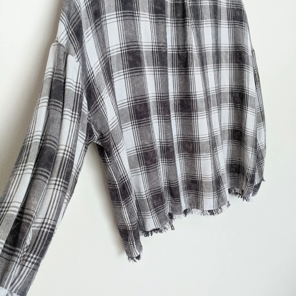 Anthropologie Cloth & Stone Grey Plaid Peasant Top - Picture 5 of 10